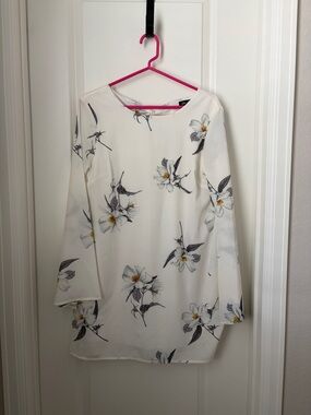 White Floral Long-Sleeve Shift Dress